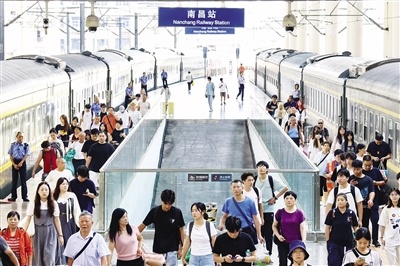 旅客乘列车出行