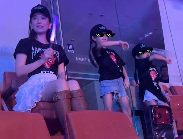 郭富城俩女儿演唱会跳“鲨鱼舞”,状态完全不输天王老爸