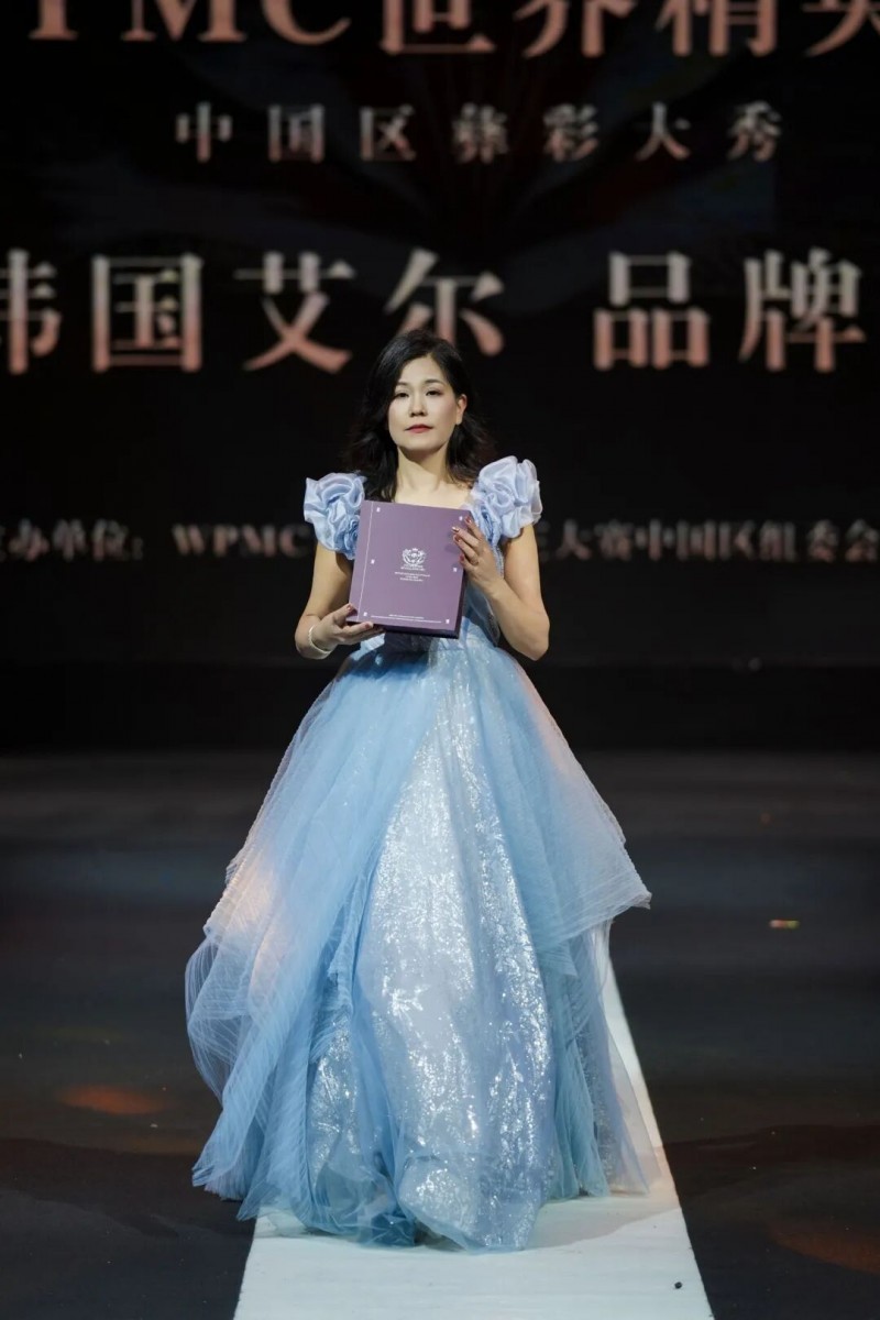 品牌秉持 “打造健康年轻美丽世界” 的使命,坚持专业为魂、科技驱动,带来内源抗衰全新理念。以科技力量守护女性的健康与美丽,搭建起赛事与产业品牌交流互通的桥梁。
