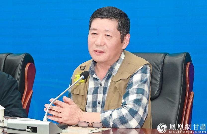 新当选的甘肃省马家窑文化研究会会长钱耀鹏表示，马家窑文化把仰韶文化的彩陶发展到了极致。