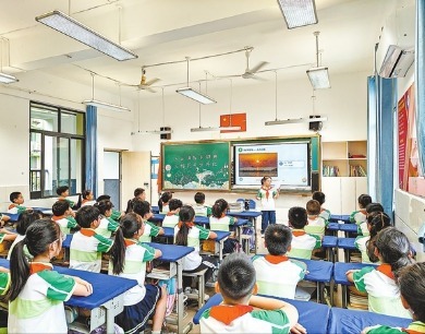 九江：九派浔阳多锦绣 石榴花开分外红