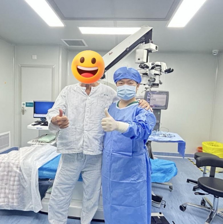 俞晓艺院长完成手术