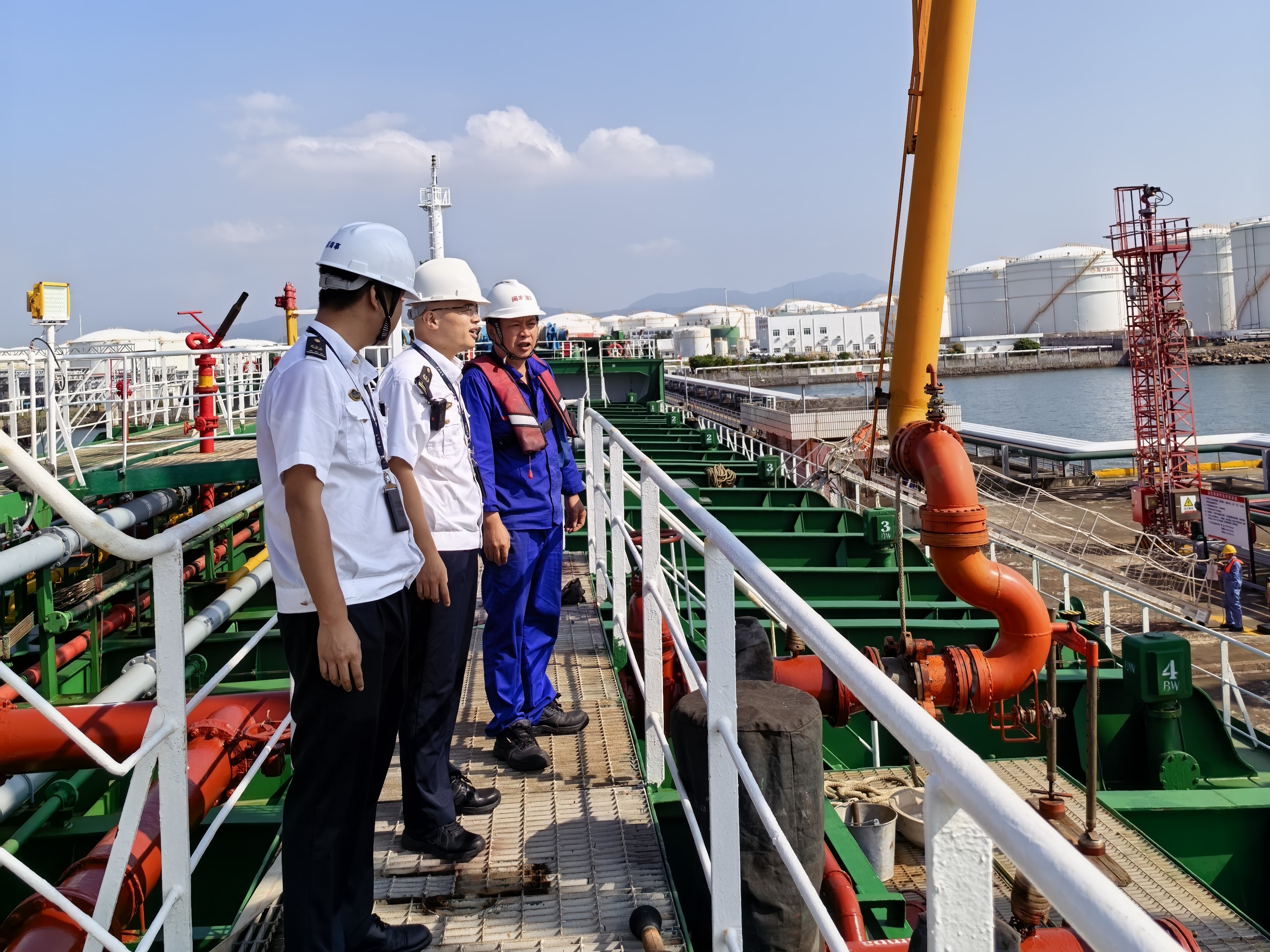 中秋保供“不断档” 惠州海事护航49万吨重点能源物资安全进出港