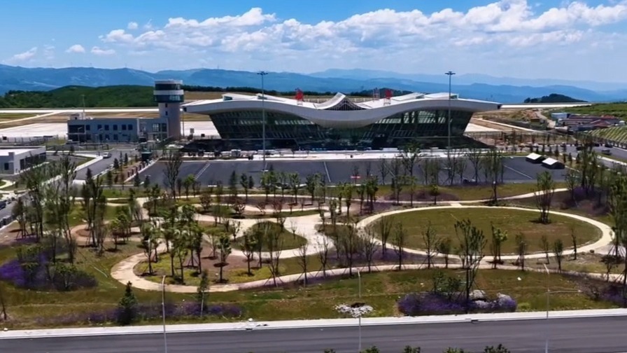 Weihai Caohai Airport holds water gate ceremony ahead of commercial launch