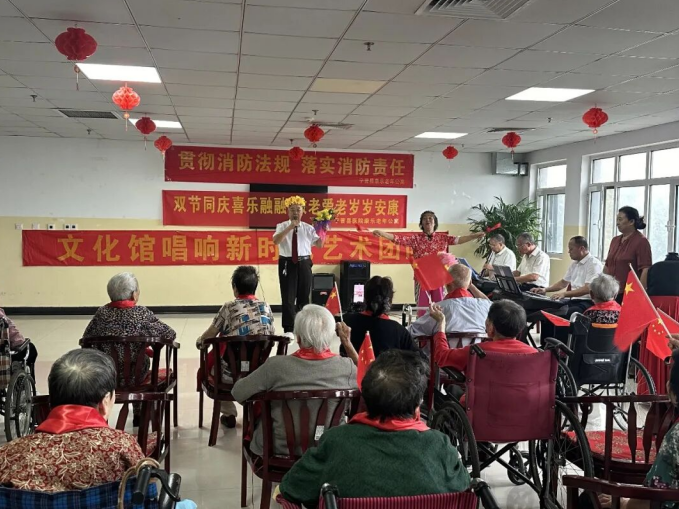 宁晋县文化馆唱响新时代艺术团走进县医院康乐老年公寓开展慰问演出