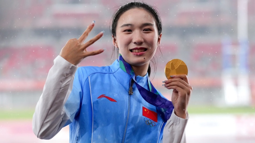 陈妤颉回应三金一银