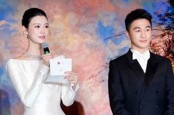 奚梦瑶澳门婚礼站C位！何超琼、甘比送祝福，半个港澳名流圈都来了