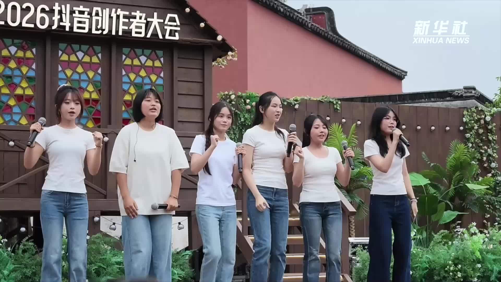 秀我中国｜青春闪光季 对话“拉小提琴的王主任”