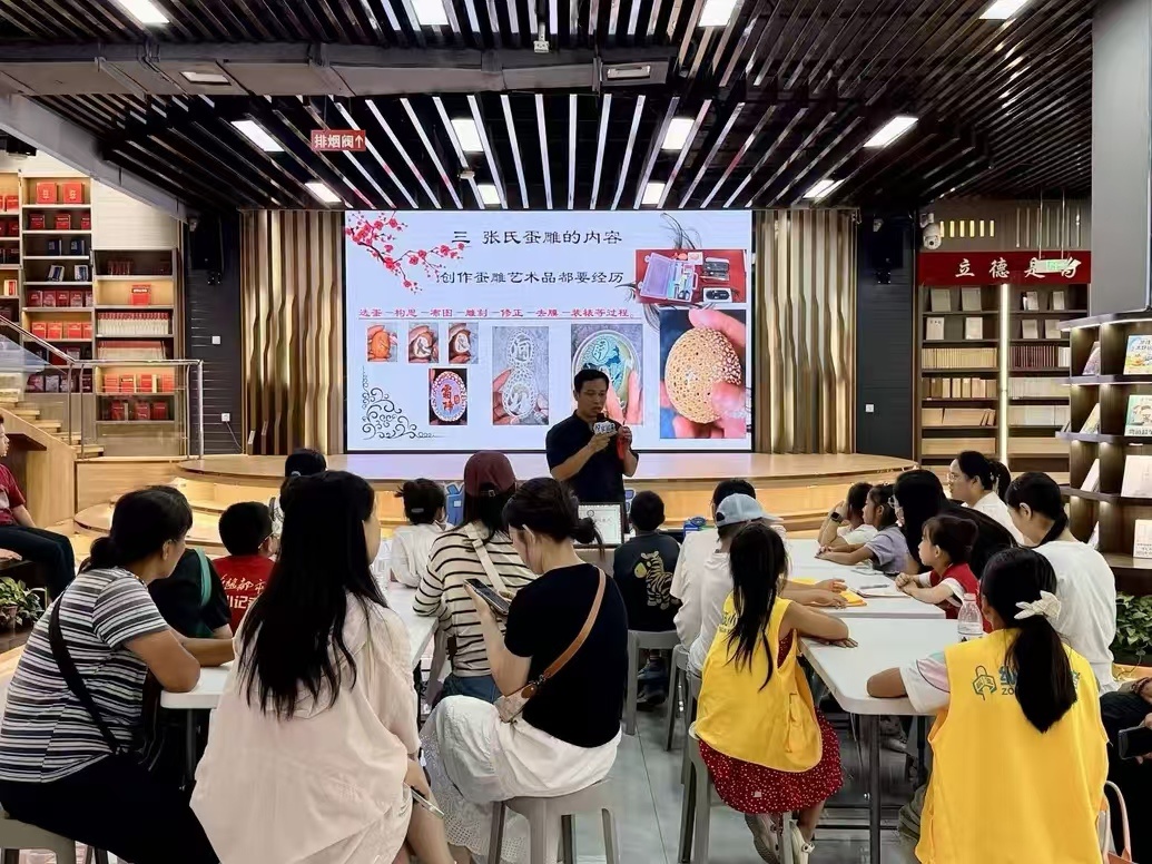 书间寻逸趣 假日共欢愉——石家庄市新华书店多彩活动开启国庆阅享时光