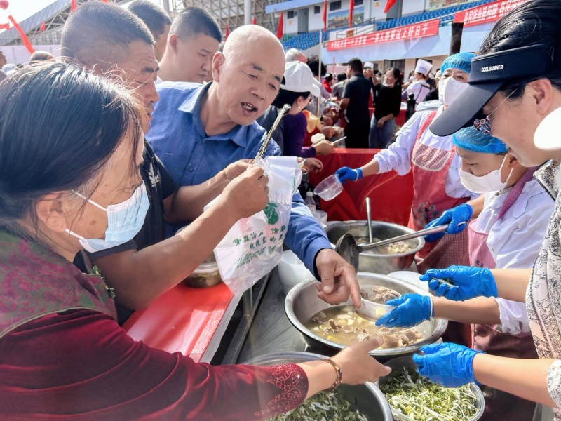 京东开羊季收官站落地“中国滩羊之乡”!首批定养数万只滩羊,助力农户稳增收