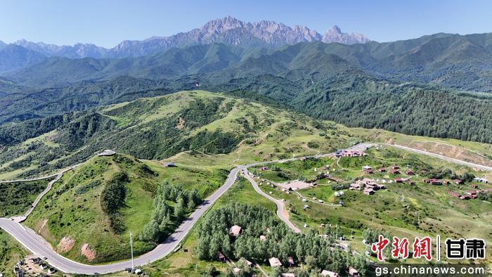图为太子山旅游大通道临夏县段(资料图) 临夏县融媒体中心供图