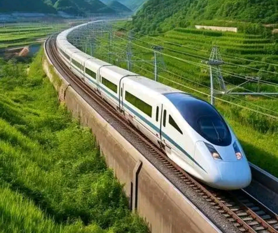 大连至伊春高铁正式通车，全程5小时53分钟直达“林都”