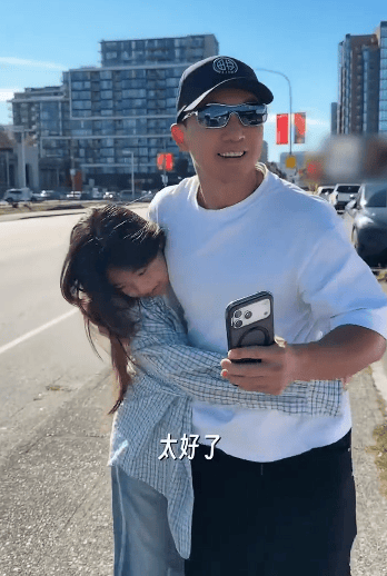 刘畊宏晒国庆假期一家团聚视频,与妻子儿女相拥温馨又甜蜜
