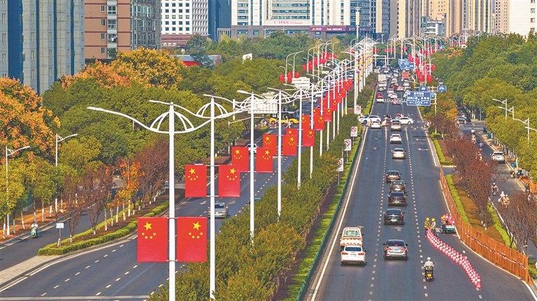 吉安：满城尽然中国红（图）