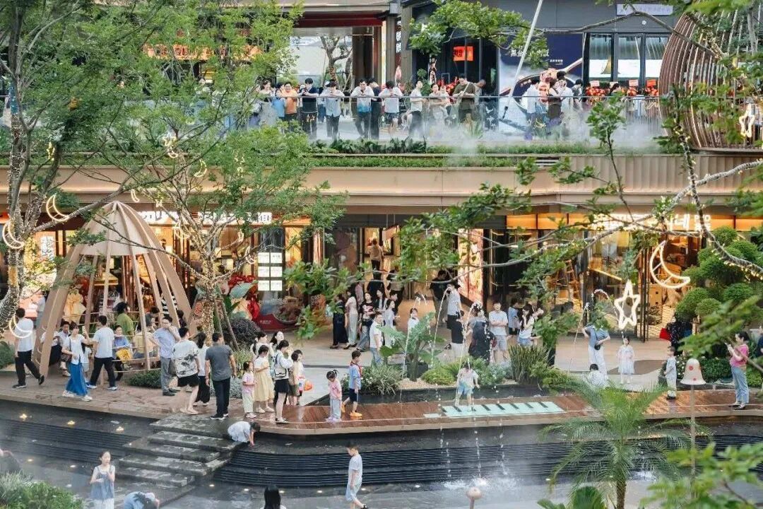 南昌建发湾悦天地公园式商业街区。