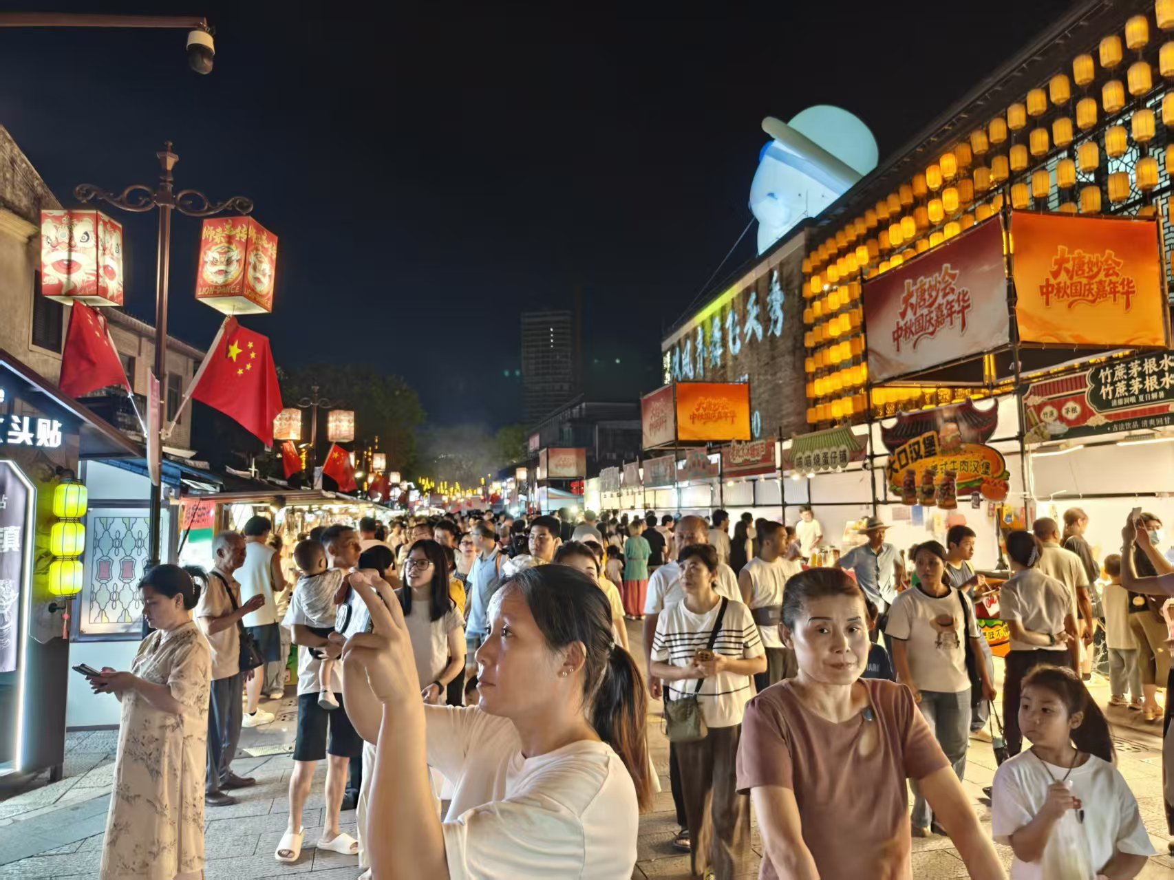 珠海中秋文旅市场供需两旺:接待游客超120万人次,旅游花费8.54亿元