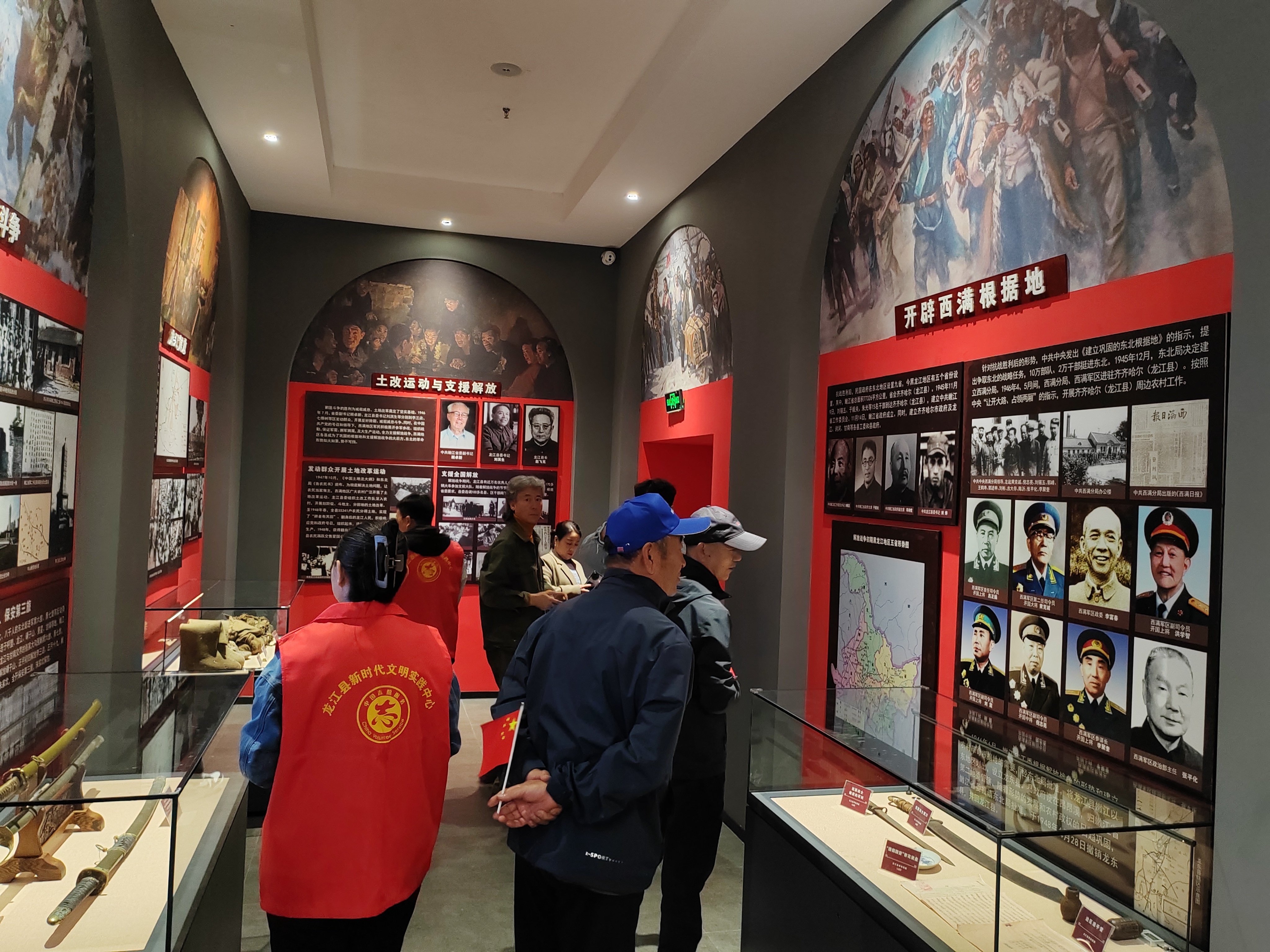 龙江县开展“翰墨颂华诞 非遗润初心”迎国庆主题活动