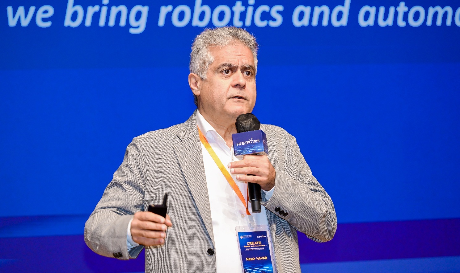 Nassir NAVAB 院士分享“Dyadic Partnership(DP): A Missing Link Towards Full Autonomy in Medical Robotics”