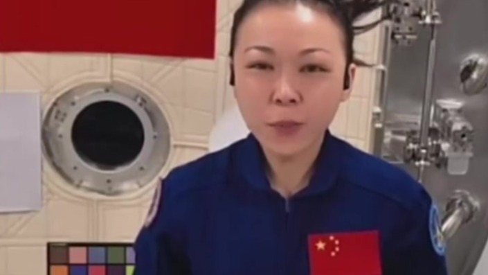 山河锦绣，盛世长青！庆祝中华人民共和国成立77周年，香港首位航天员黎家盈天宫送祝福