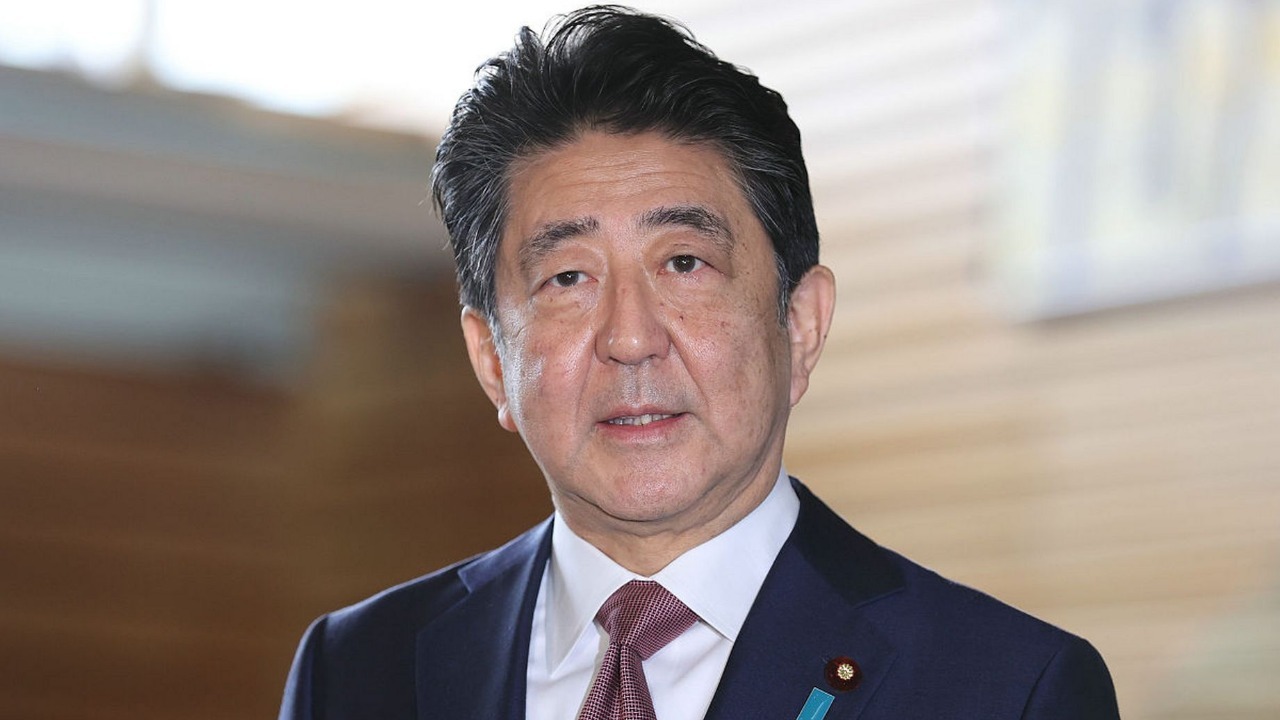执政最长、争议较多，回顾安倍晋三充满博弈与执念的政治人生
