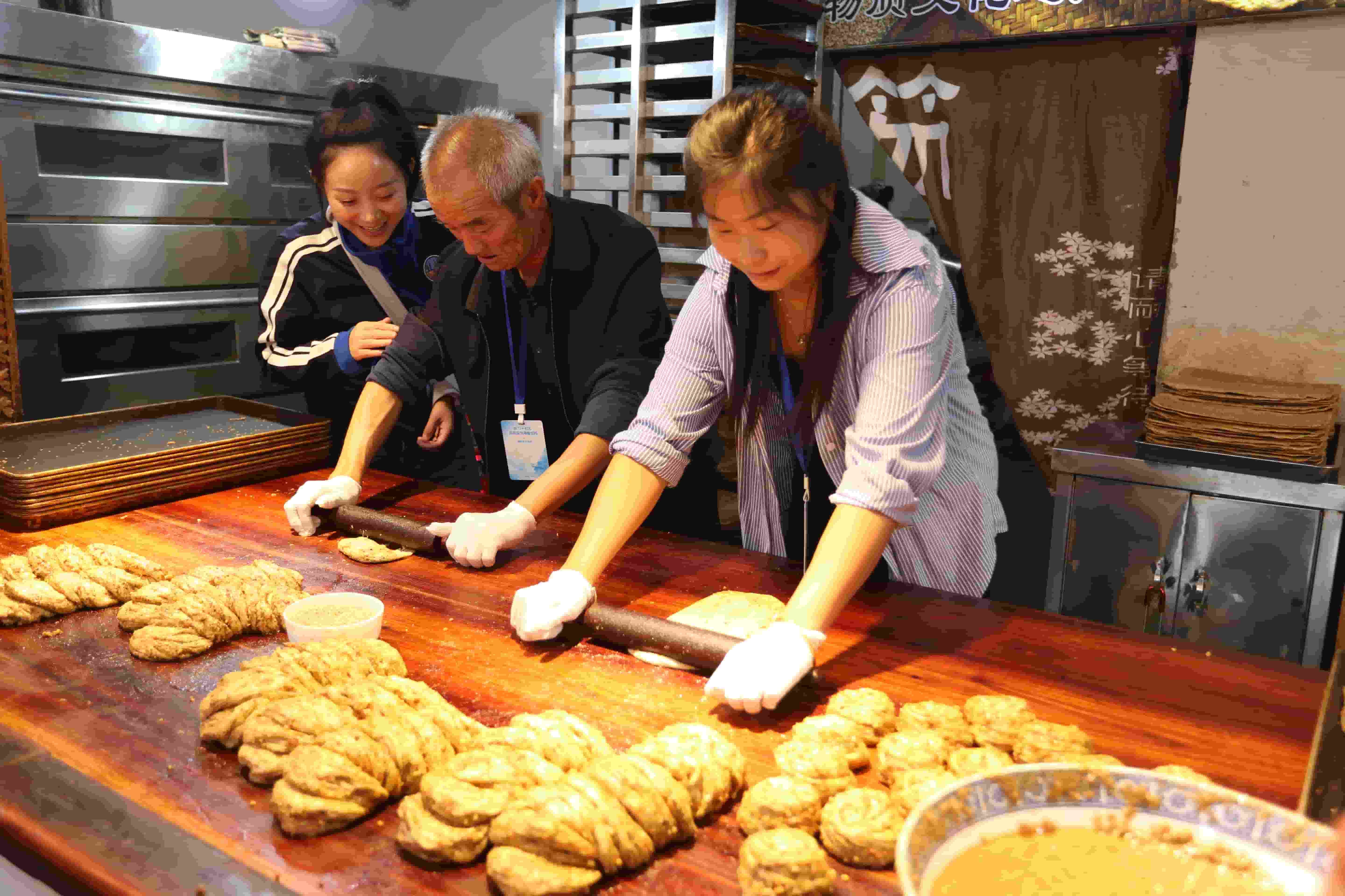 品非遗、吃美食、看美景 西府老街让您爱上一座城