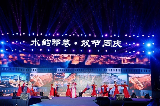 舞台背景陈贺.JPG