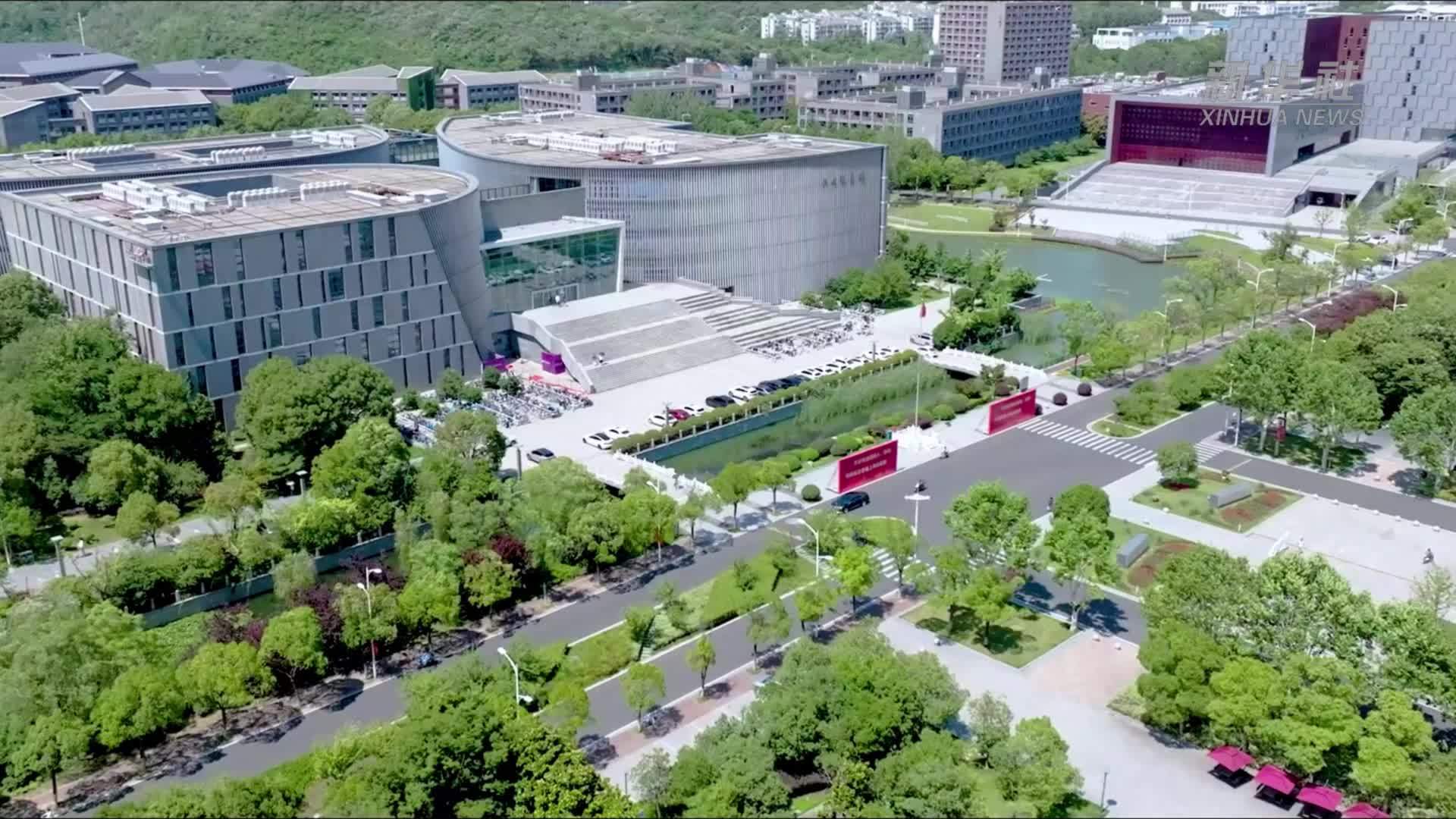 校馆弦歌｜南京大学图书馆：修复古籍 守护文明