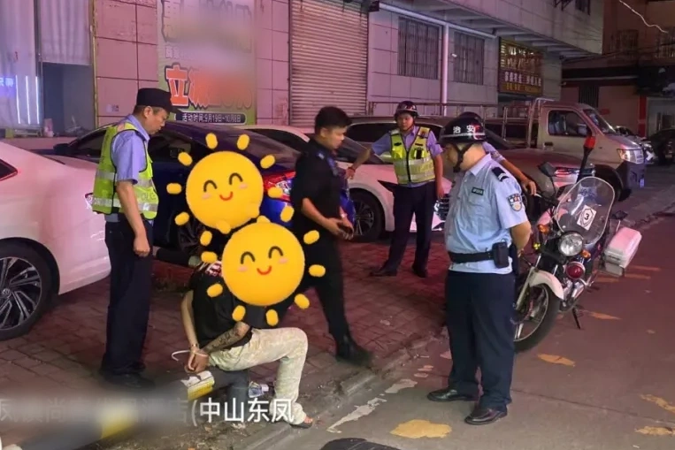警惕！专挑未锁车门下手，中山东凤2名盗窃嫌疑人被抓