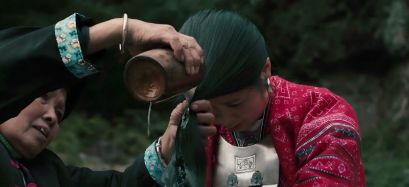 龙脊梯田下的非遗传承:精华洗头如何化解头皮焦虑