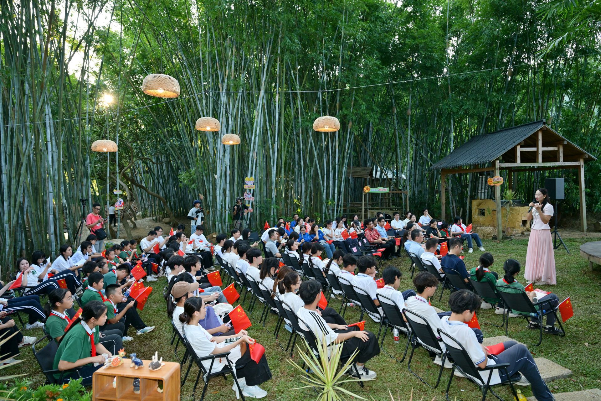 五桂山下百人走读 “香山思政Walk”竹林课堂首次开讲