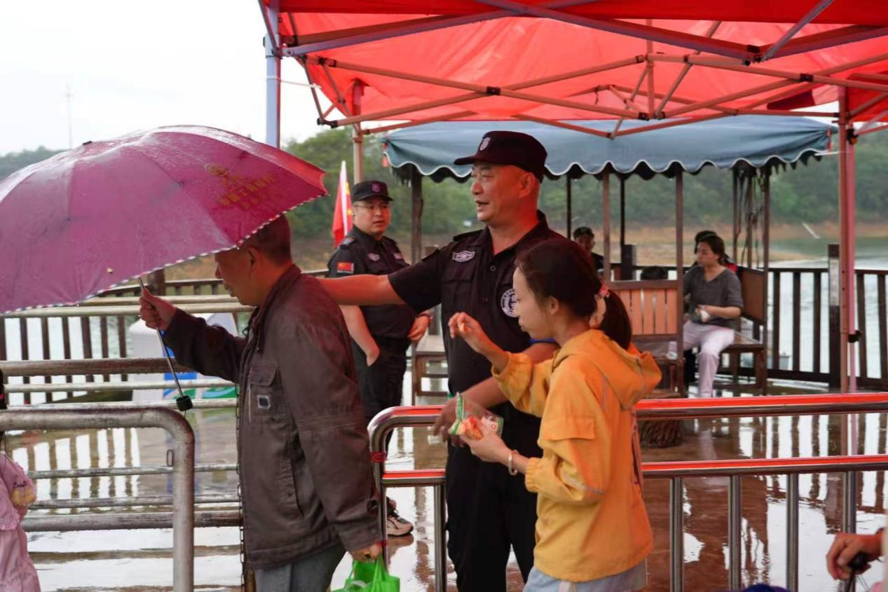 美景相伴 服务暖心——庐山西海高标准护航国庆假日旅游
