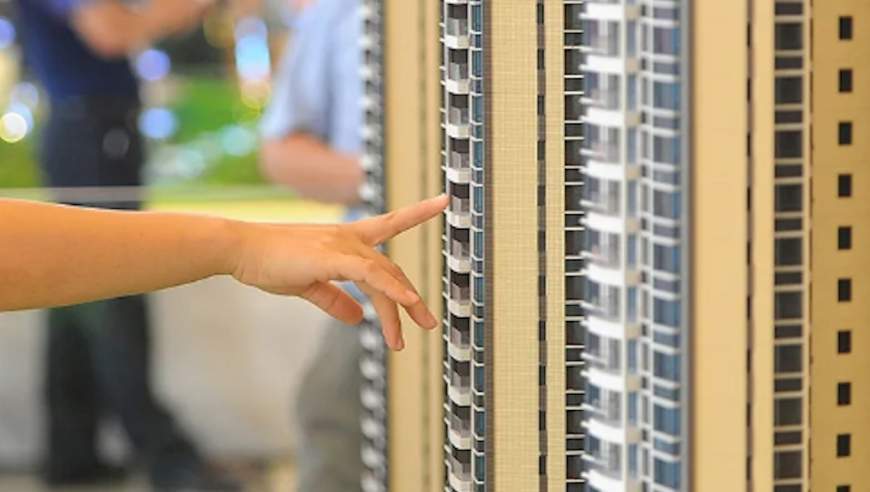 一个月，重大变化落地！上海再现“千人摇”，楼市风向标动了