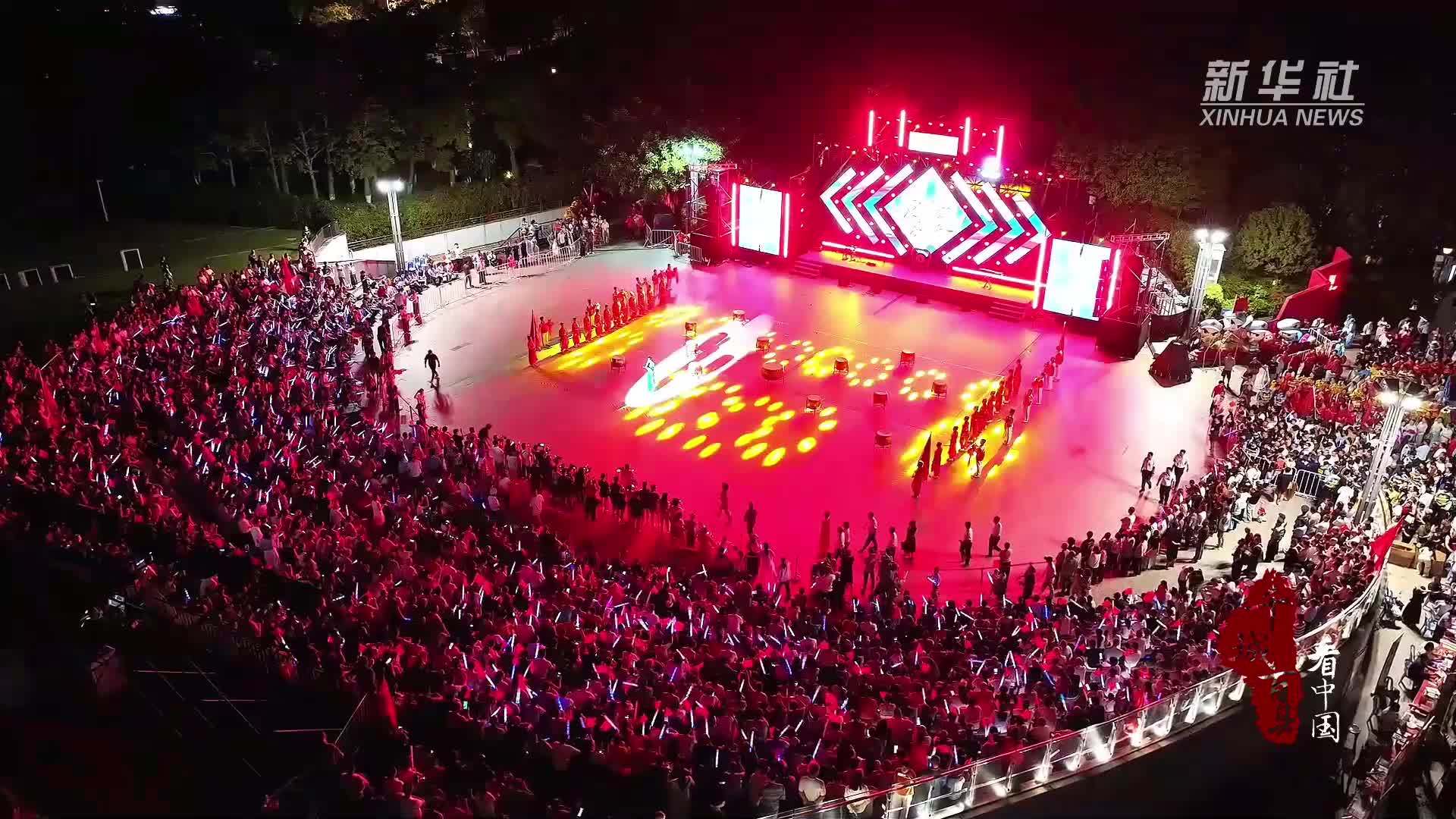 千城百县看中国｜福建新罗：国庆夜游扮靓龙津湖