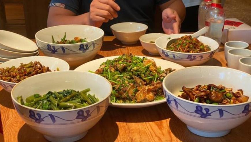 下馆子之后总感觉特别渴，还真不是味精鸡精加多了，真正原因曝光