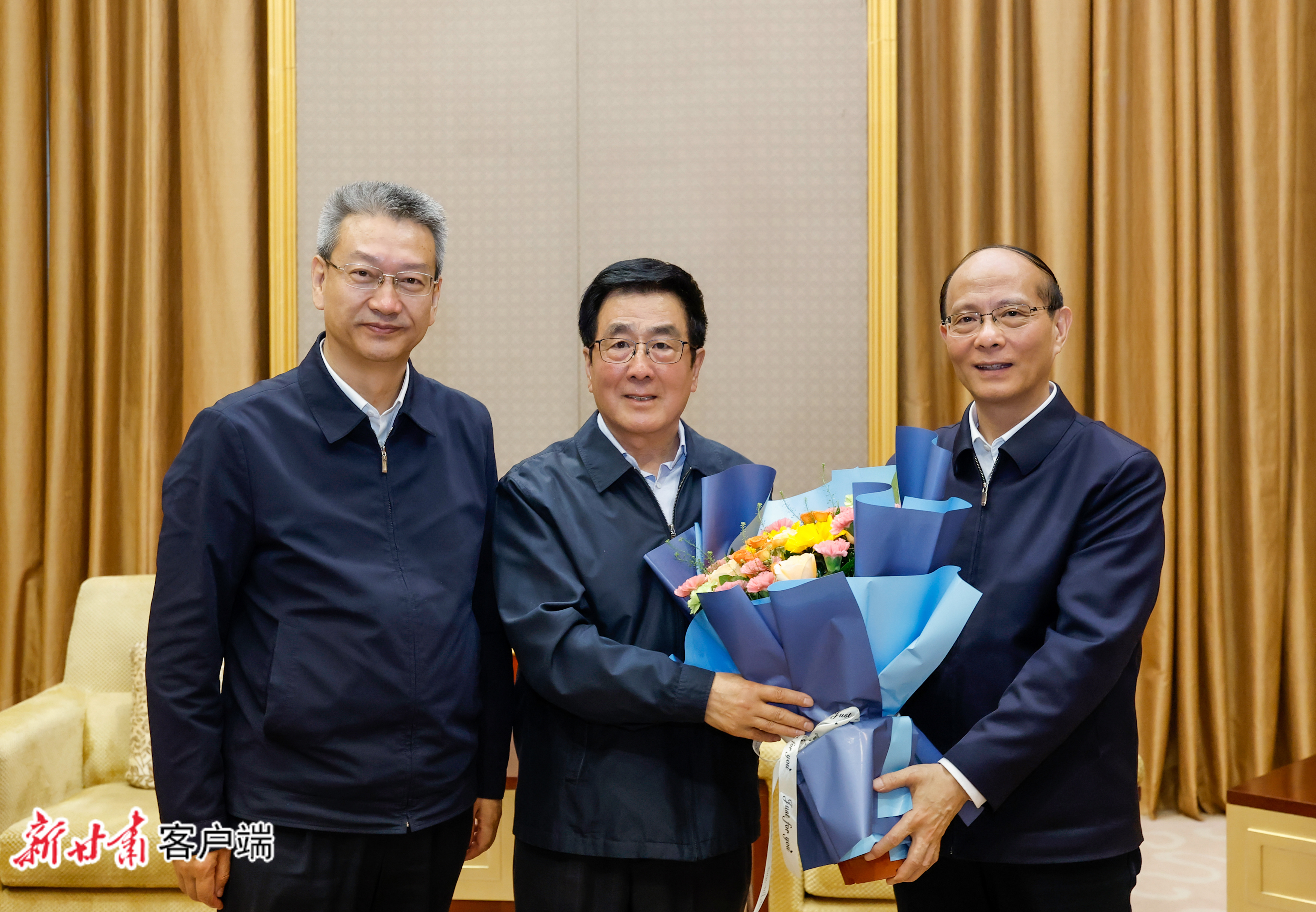 在中秋、国庆“双节”来临之际,省委书记吴晓军,省委副书记、代省长孔绍逊,在兰州先后看望慰问了林铎、仲兆隆、陈学亨等省级老同志。新甘肃·甘肃日报记者 孟捷