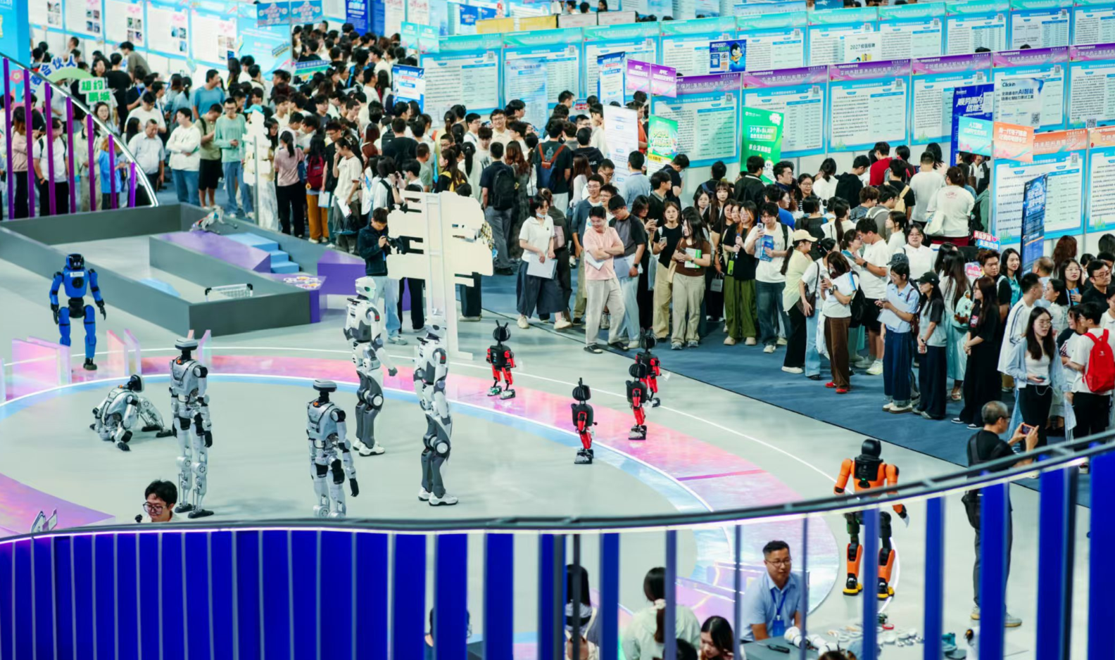“百万英才汇南粤”2026年N城联动秋季招聘活动在武汉大学启动