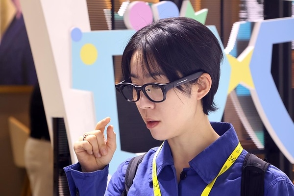 莫界42g双目全能有显AI眼镜参考设计方案