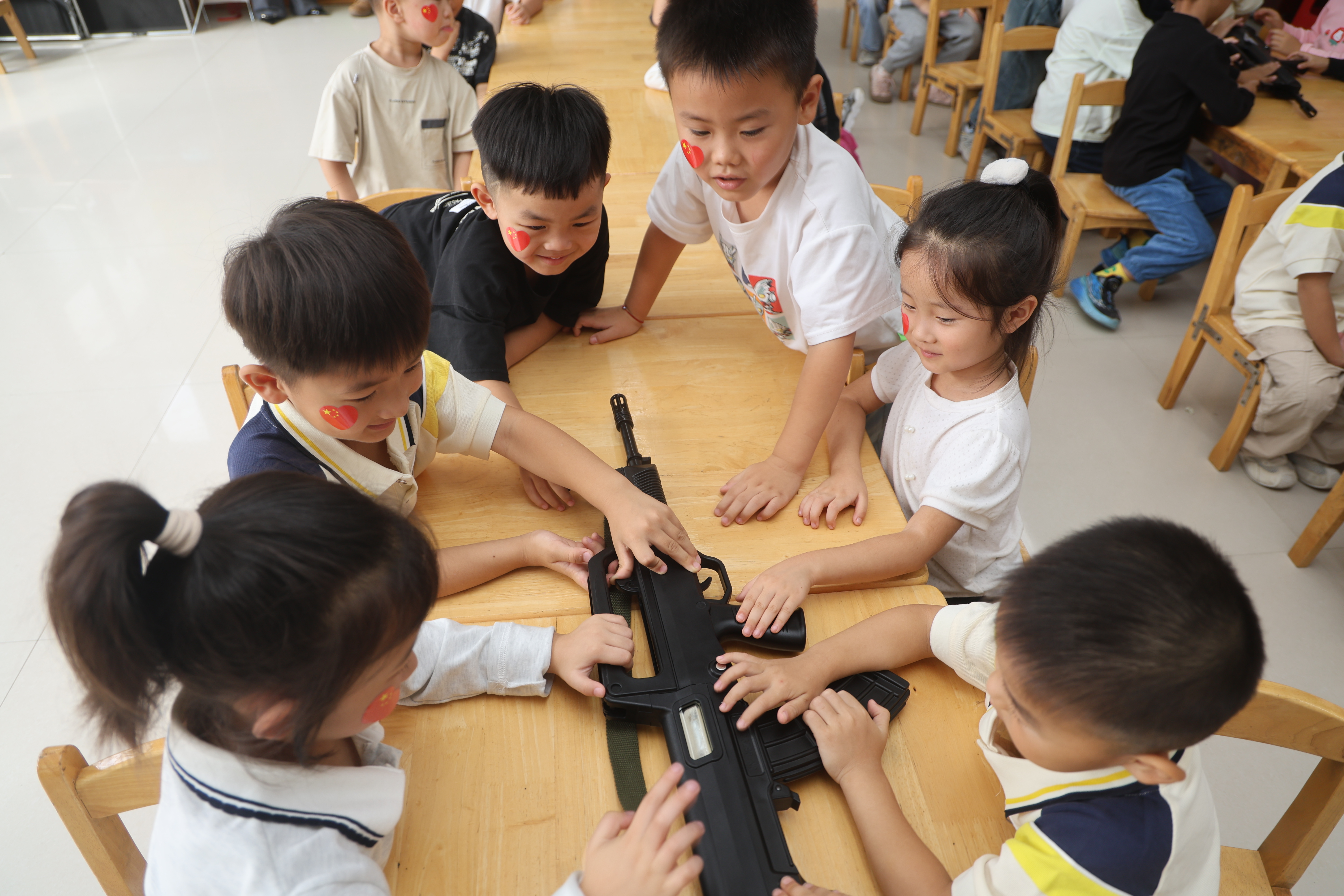 柘城县人武部走进县第二实验幼儿园开展国防教育