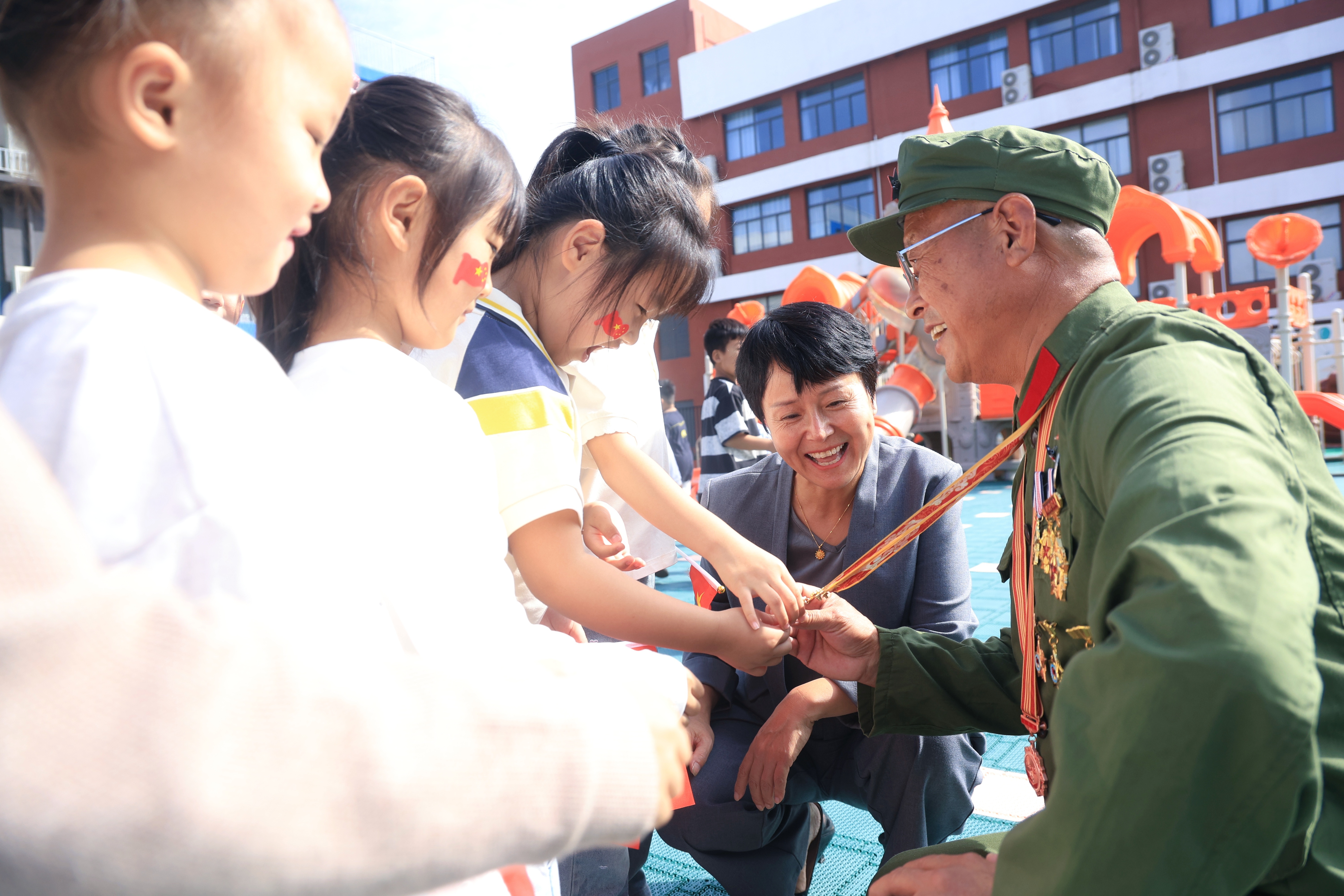 柘城县人武部走进县第二实验幼儿园开展国防教育