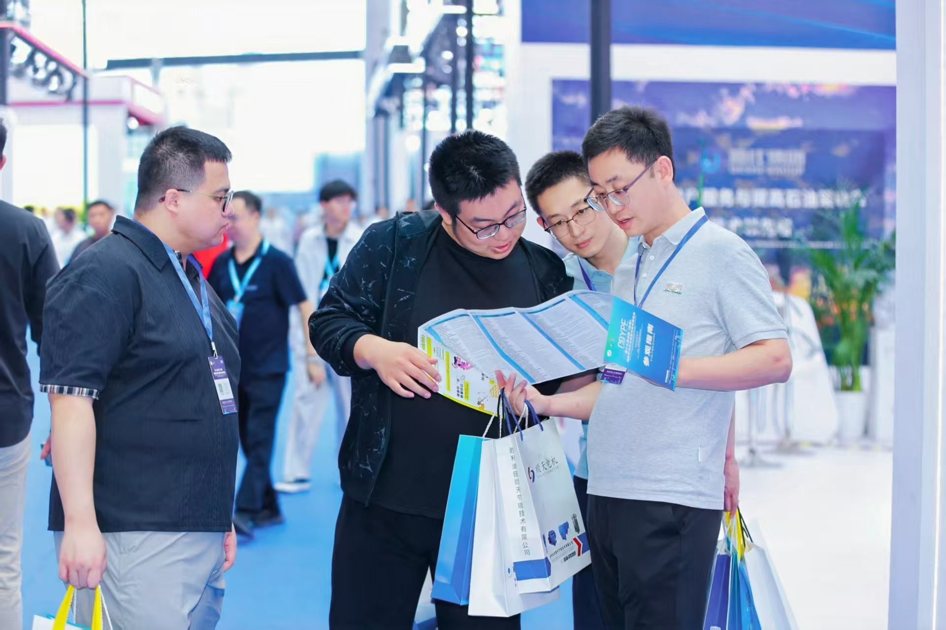第十九届中国(东营)国际石油石化装备与技术展览会举办