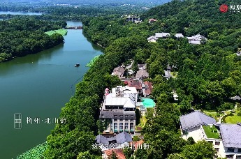将西湖四季纳入归家的步履，随园尽兴游赏 #天阳风和丽舍