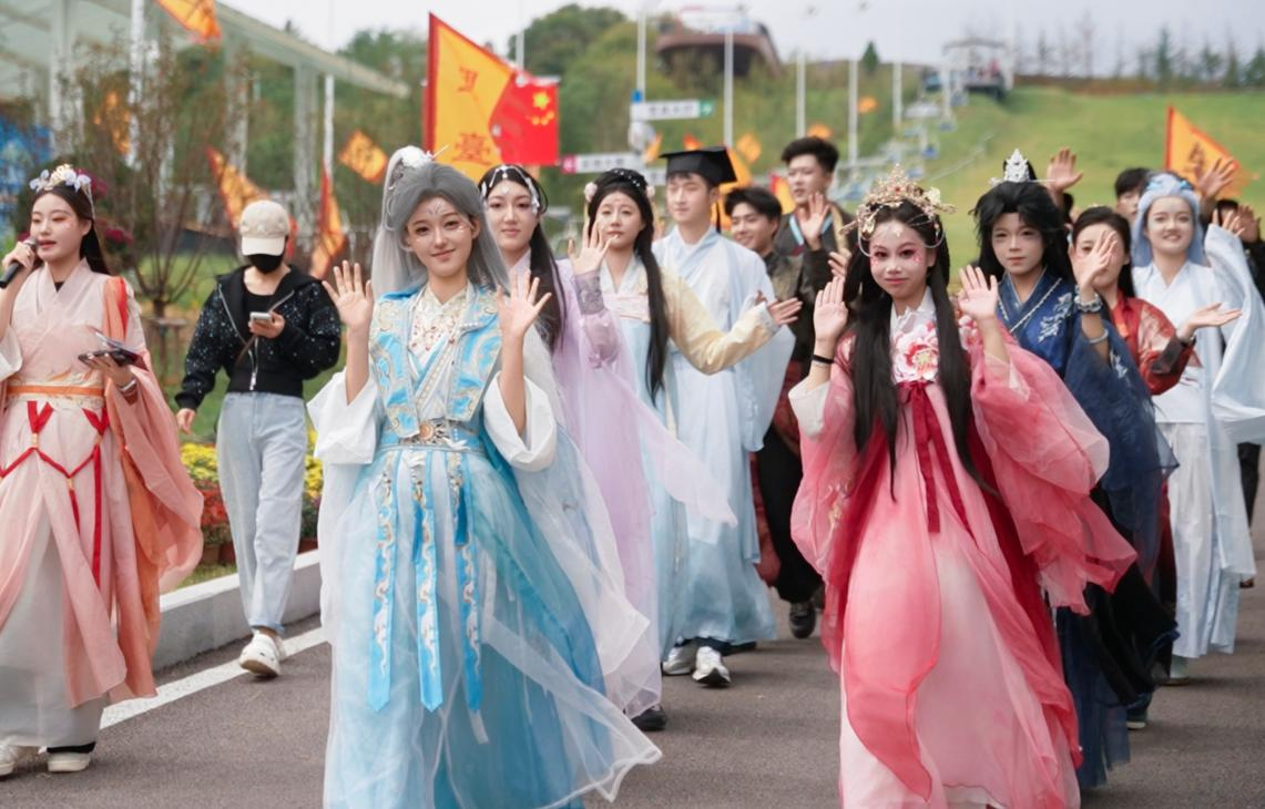 图为国风NPC巡游。甄浩杰 摄