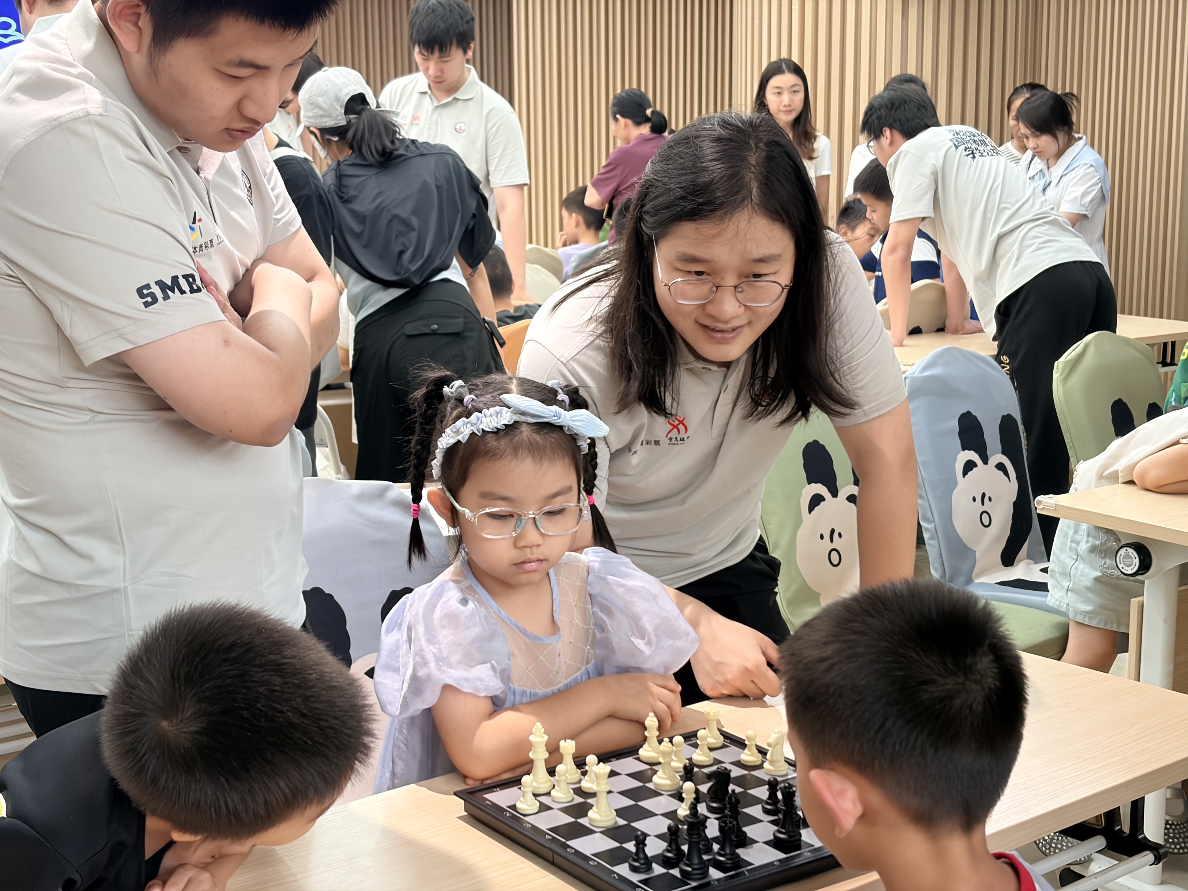 “奋进新征程 运动促健康”2026年国际象棋“四进”全民健身志愿服务活动横岗专场成功举行
