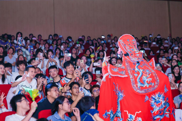 江西师大科技学院2026年迎新晚会精彩上演