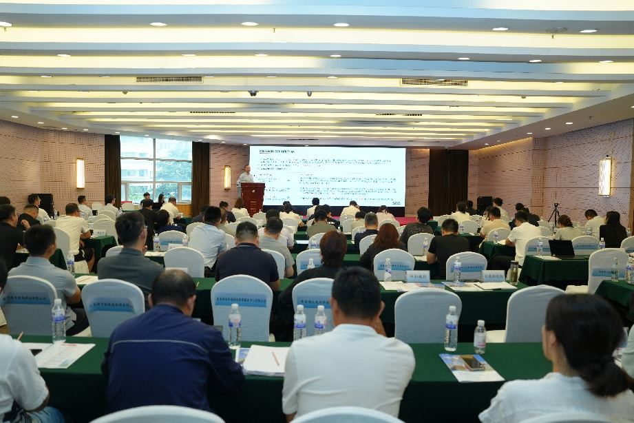 ▲产业低碳发展与CBAM&ESG合规电碳生态论坛现场