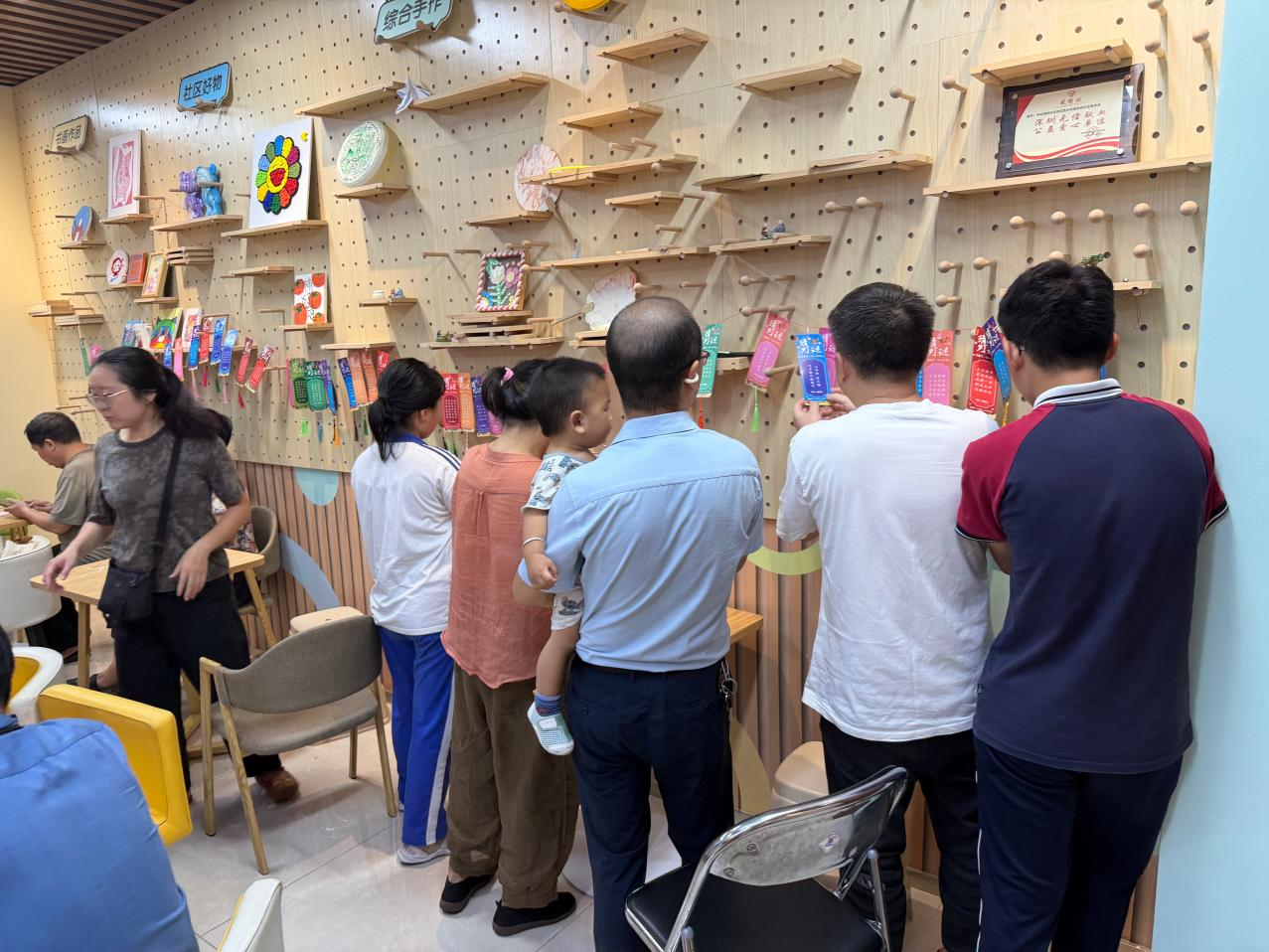 情暖中秋,致敬志愿,铁岗社区开展志愿者中秋趣味打卡活动