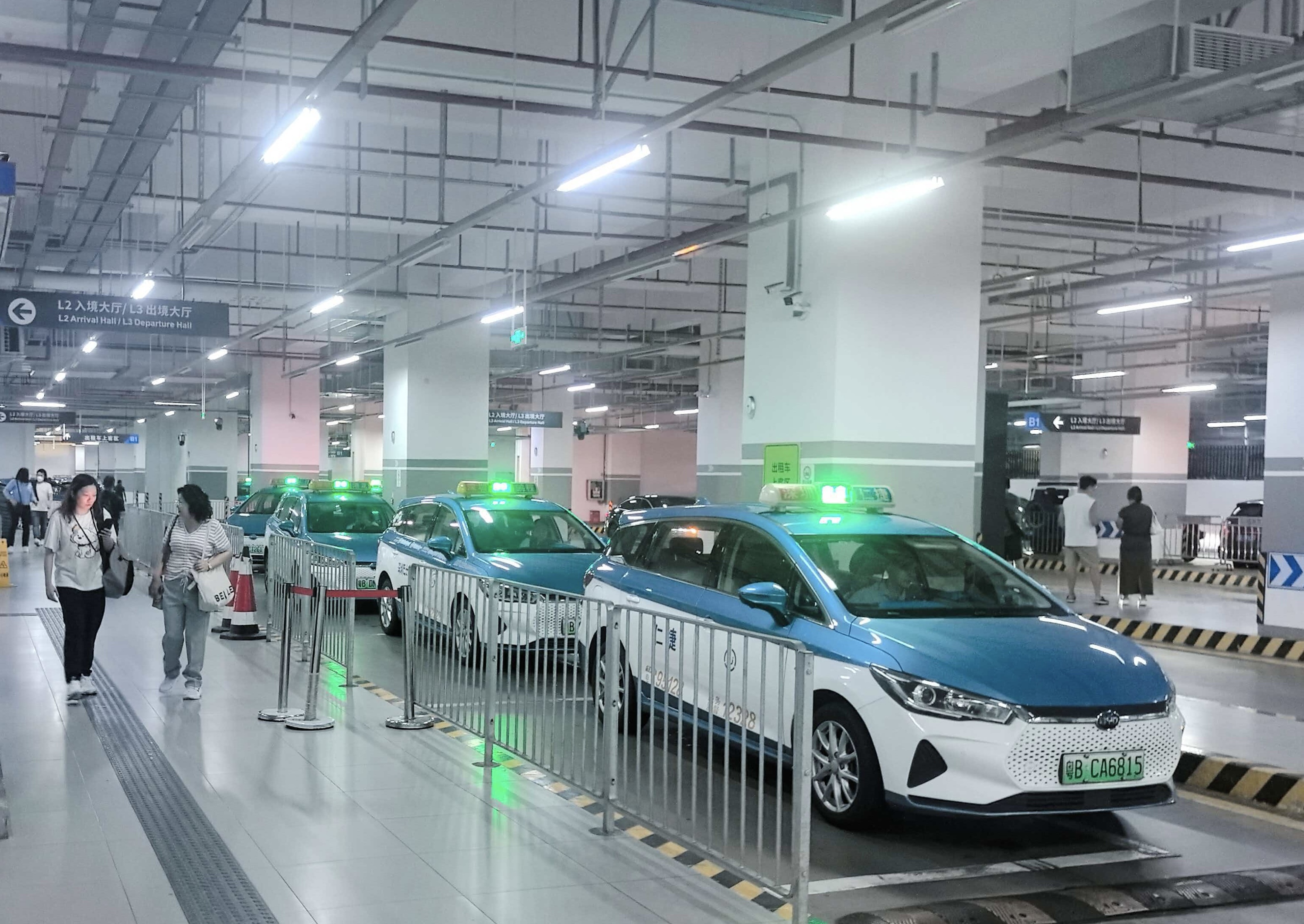 软硬件同步提质 深圳交通部门全力保障 国庆口岸交通畅行