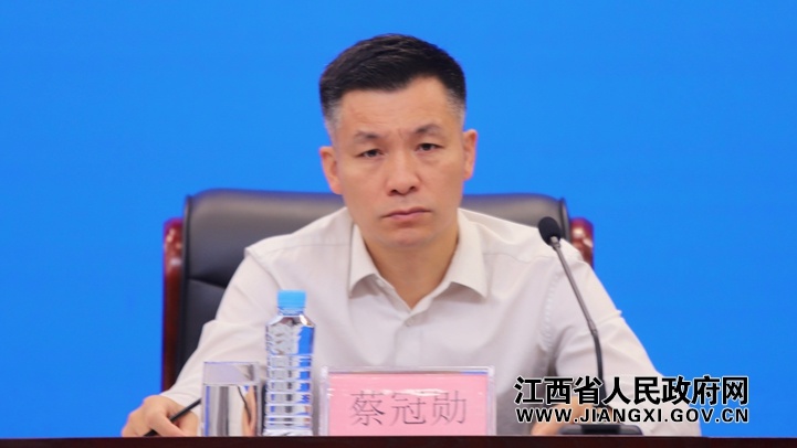 省气象局应急与减灾处处长蔡冠勋