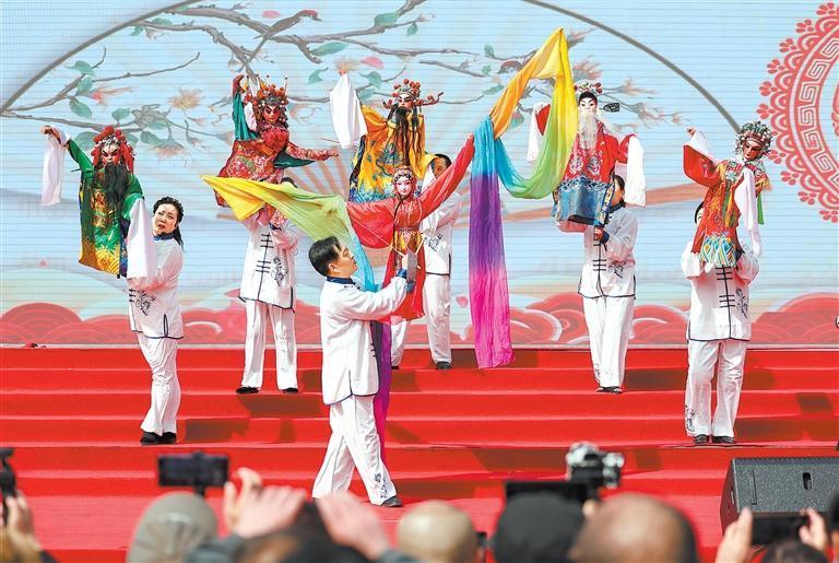金昌木偶戏表演　冯乐凯