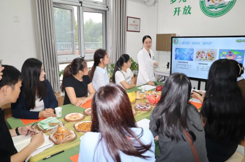 宁晋县中西医结合医院走进第三幼儿园开展儿童营养宣教活动